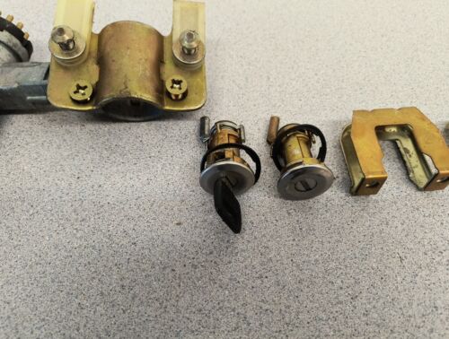 84-92 VOLVO 240 244 242 245 IGNITION DOOR LOCK CYLINDER W/ KEY OEM - Picture 7 of 19