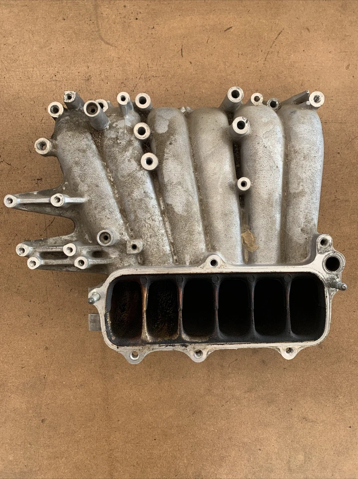 Mitsubishi Montero Sport 3.0L V6 1997–2003 Intake Manifold Upper & Lower OEM - Image 2 of 4