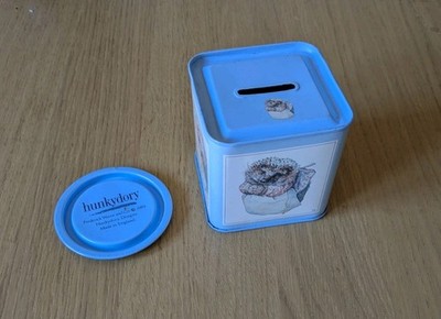 Peter Rabbit Spardose. Mrs Tiggy Winkle Hedgehog Hunkydory Blue 1989