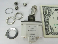 New Safran SPDT Sealed Locking Lever Military Toggle Switches On-None-On 20A