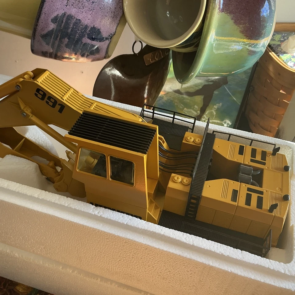 Liebherr R991 Hydraulic Excavator - Conrad 1:50 Scale Diecast Model #2823 Box - Image 3 of 4