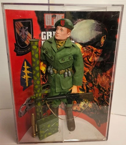 Vintage Gi Joe Green Beret with Custom Display Case - Beautiful!