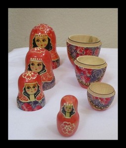 Set of 4 Russian Nesting Dolls