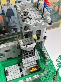 Lego Vintage Set Legoland Castle 6081 King's Mountain Fortress, with box