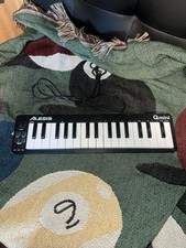Alesis QMINI USB MIDI Keyboard Controller 32 ...