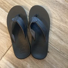 Reef Men's Fanning Flip Flop-Black on Black-Size 7-Excellent Condition