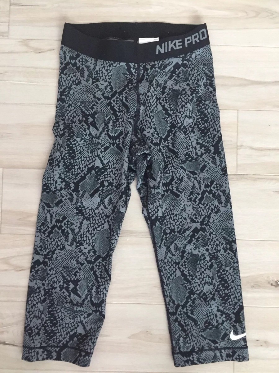 dri fit nike capri pants