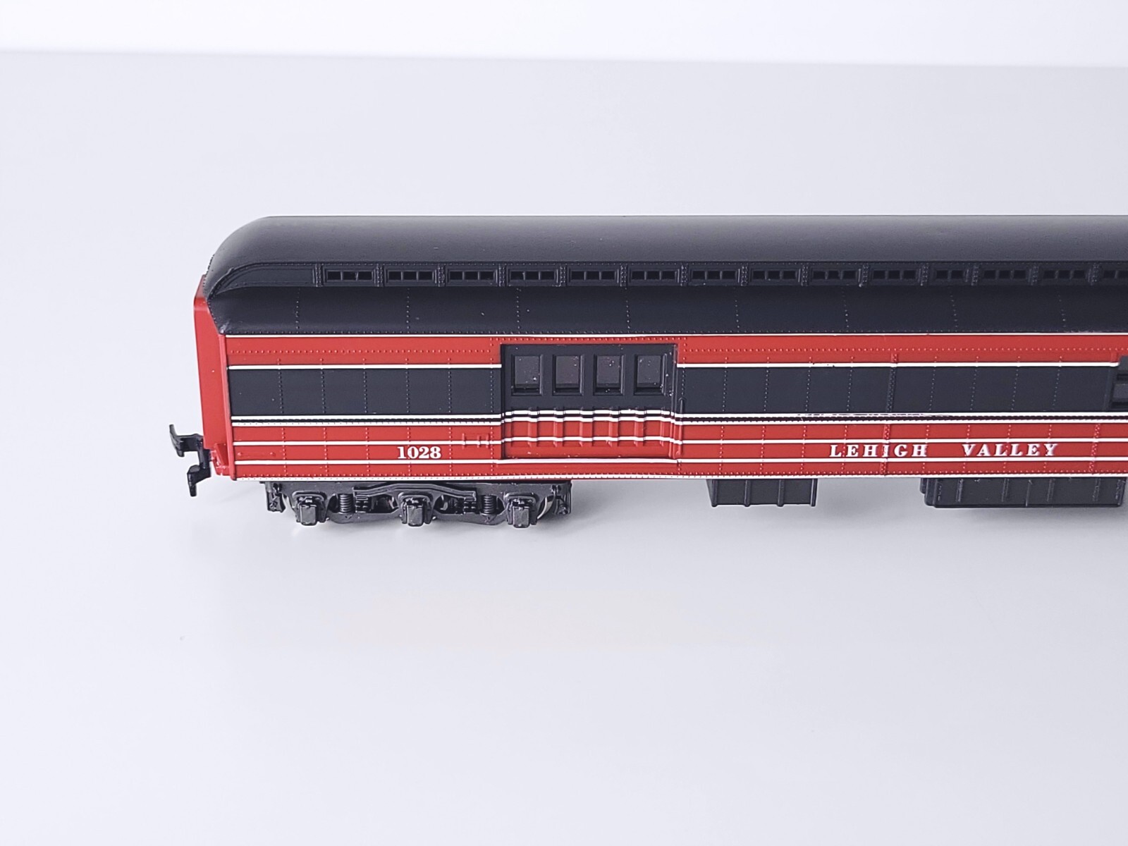 Rivarossi Ho Scale LeHigh Valley Baggage Passenger Car 1028 6625