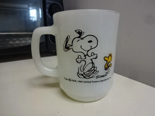 VINTAGE 70'S FIRE KING ANCHOR HOKING MADE IN USA SNOOPY MUG CUP GREAT COND CLEAN