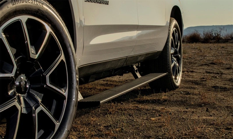 AMP Research se adapta a 21-23 Chevrolet Suburban/Tahoe/21-23 GMC Yukon (incl. XL) Foto 4 de 4