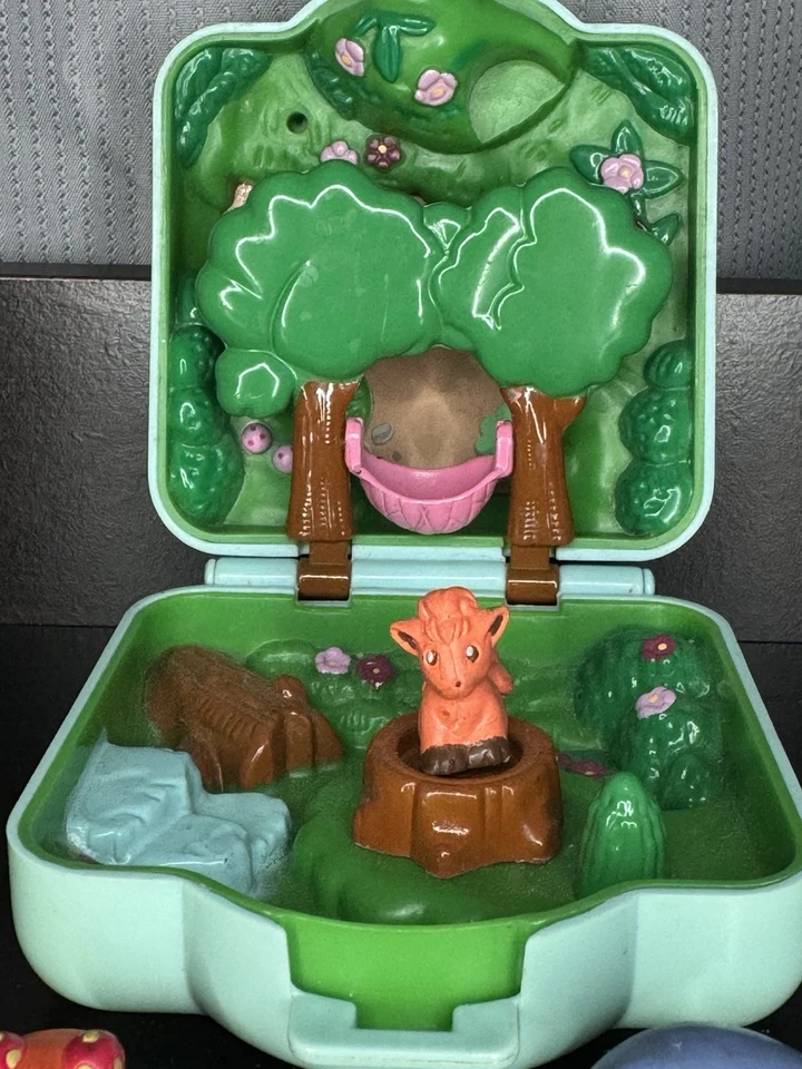 Игровой набор Tomy Nintendo Pokemon Polly Pocket Viridian Forest винтажный 1997 - Изображение 4 из 4