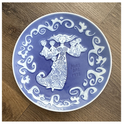 Royal Copenhagen Mother's Day/Mors Dag 1972 Blue White Porcelain Wall Plate