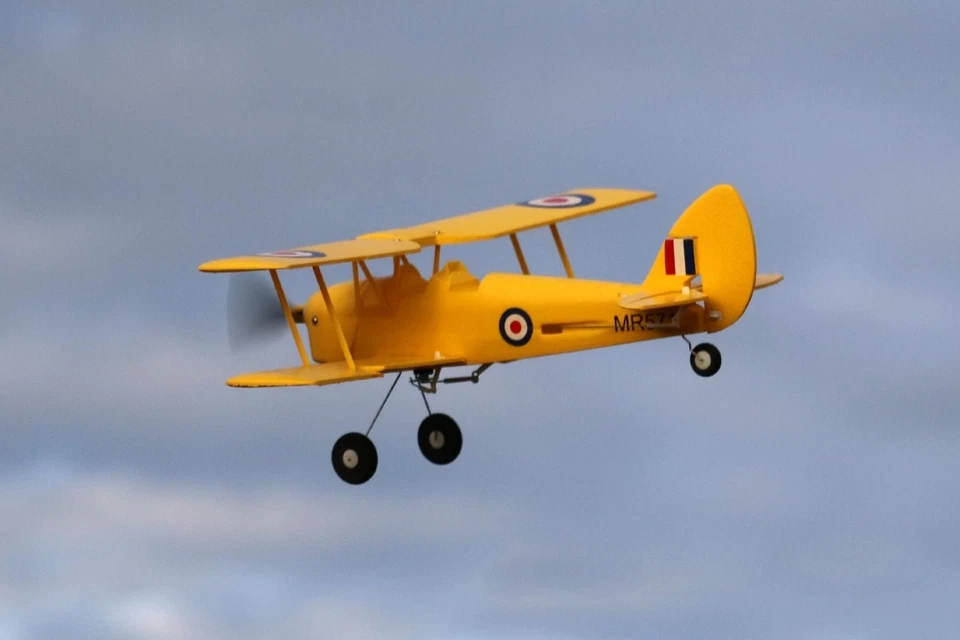 Avión de radiocontrol Skynetic Tiger Moth EPP con giroscopio 360 mm 14,1" envergadura RTF EE. UU. Foto 3 de 4