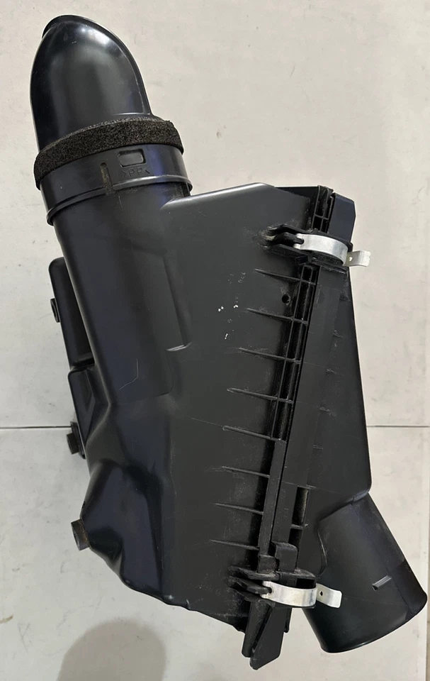 Корпус воздушного фильтра 2010-2021 Toyota 4 Runner - Изображение 2 из 4