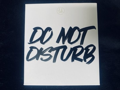 BH Cosmetics Do Not Disturb Eyeshadow Palette Pressed Powder Purple Blue Brown