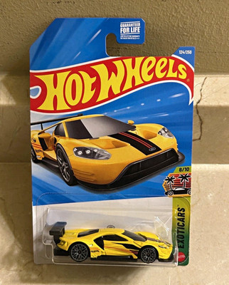 Hot Wheels Exotic Cars 2016 Ford GT Race Yellow/Black 1:64 Diecast Unopened