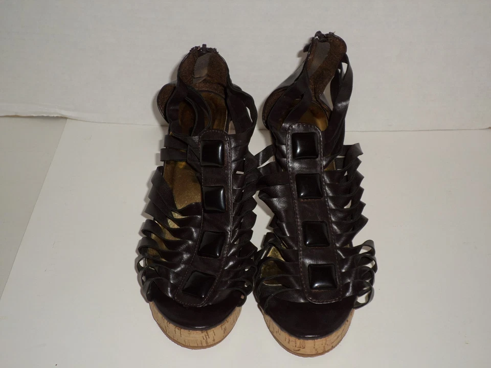 APPLE ДНИЩА ЖЕНЩИН КОРИЧНЕВЫЙ С РЕМЕШКАМИ НА ТАНКЕТКЕ САНДАЛИИ РАЗМЕР 9 ОЧЕНЬ ХОРОШИЙ  - Изображение 3 из 4