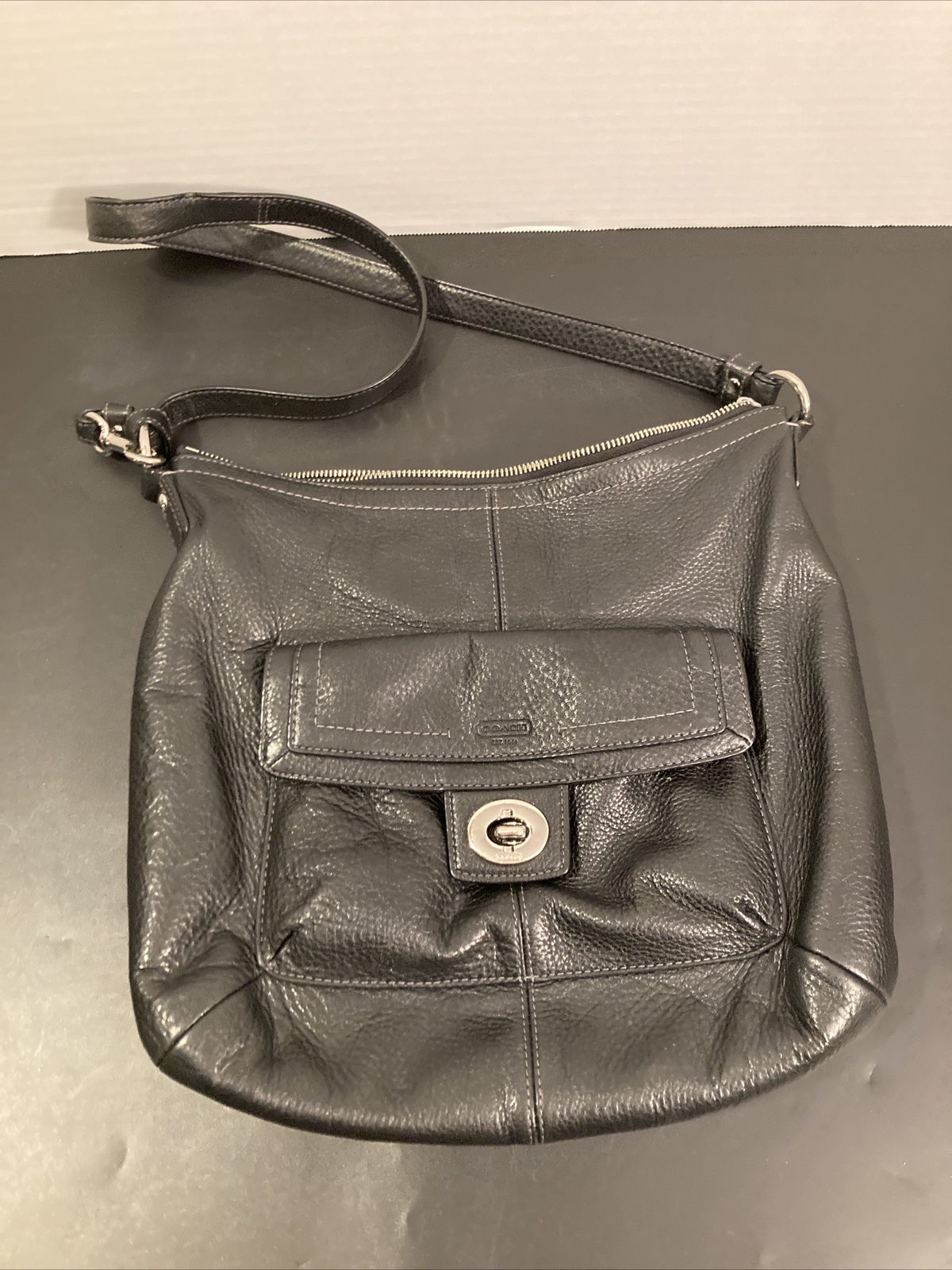 Coach Black pebbled leather shoulder bag F1220F19045 Gem