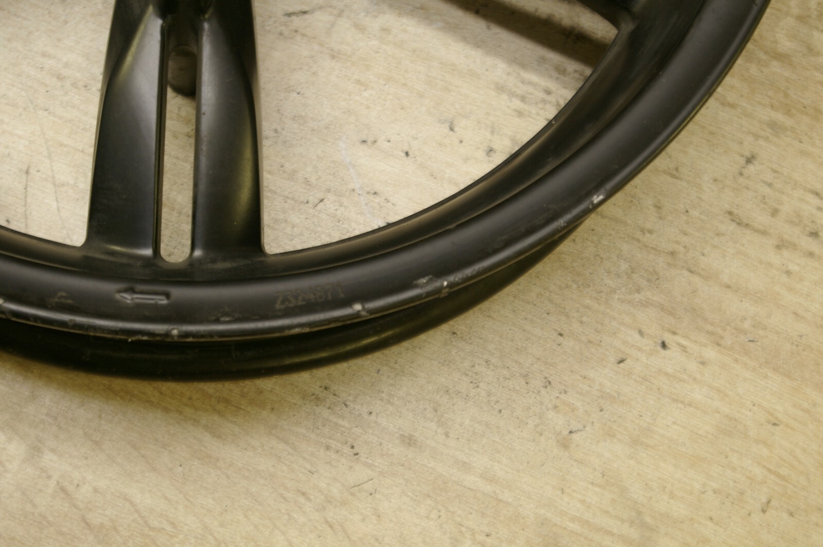 BMW K18 / K19 C600 Front wheel rim 15x3.5 8568794 DAMAGED for sale 