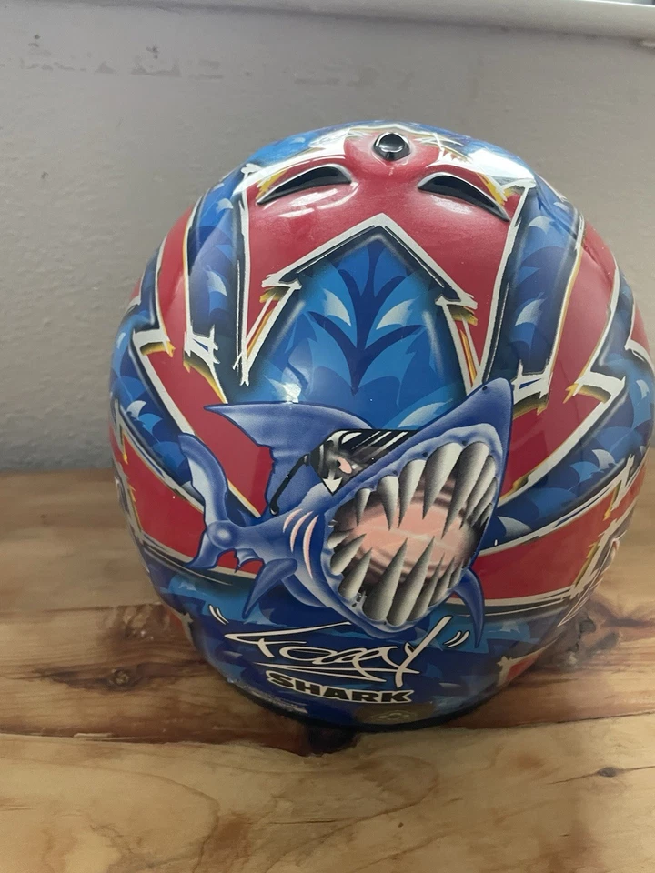 Shark Carl Fogarty Foggy 1998 World Superbike Vintage Replica Motorcycle Helmet - Image 4 of 4