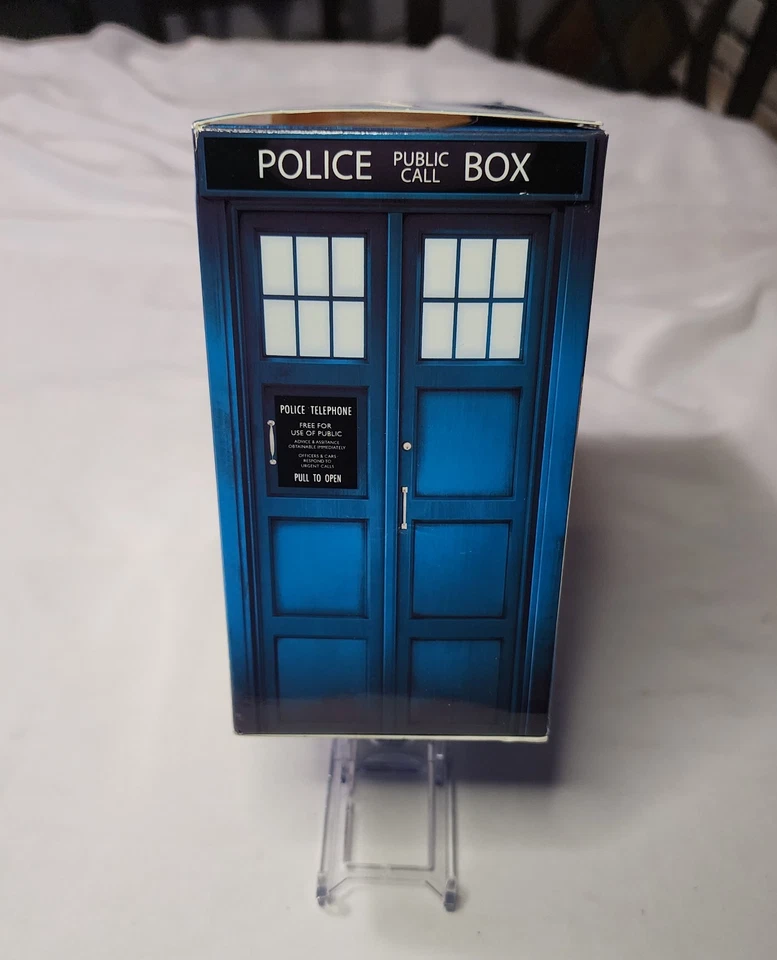 Peluche BBC Super Blitz Doctor Who 13th Doctor exclusivo de verano #3036/5500 Foto 4 de 4