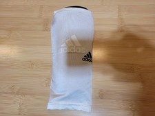NWT Adidas Men's Techfit Basketball Padded Compression Knee Sleeve - White
