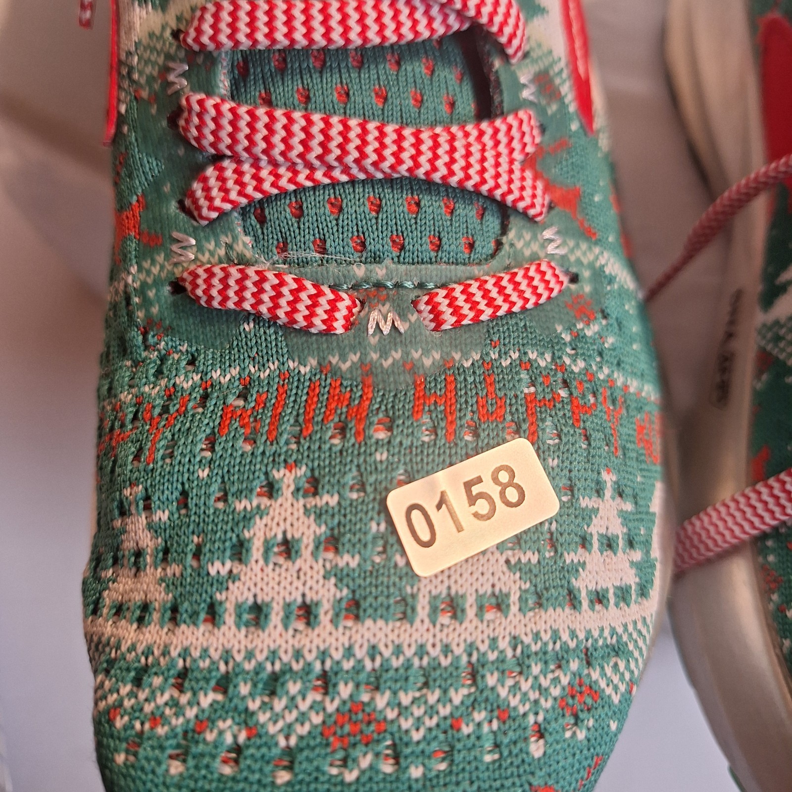 Brooks Levitate 2 Merry Christmas  Women's  Sneakers Shoes.  Size 8 thumbnail 12