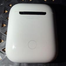 Genuine Apple Wireless AirPods 1st Generation A1523 w Charging Case OEM Tested