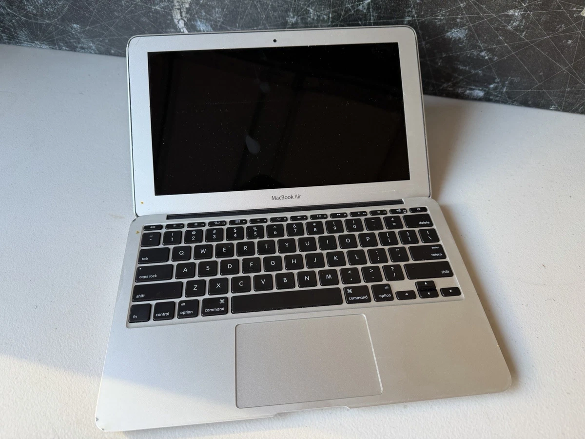 MacBook Air 2011 11インチ シルバー Amazon.com: Apple MacBook Air 11' MC968LL/A (2GB RAM, 64GB HD