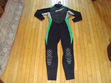 BARE MANTA KID'S 3/2 MM WETSUIT SIZE 16 YRS BNWOT 