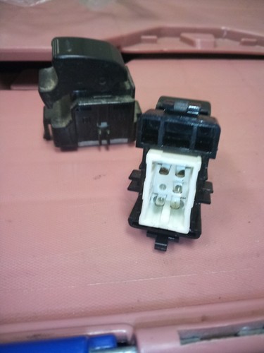 95-97 Toyota Land Cruiser FZJ80 Front Right RH Window Switch Power OEM 3U62 - Picture 4 of 5