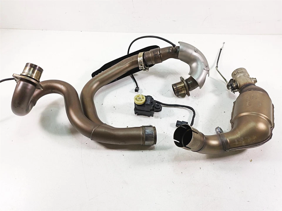 Коллектор и привод выхлопной трубы 2020 Ducati Scrambler 1100 Sport Pro 57212081AA - Изображение 2 из 4