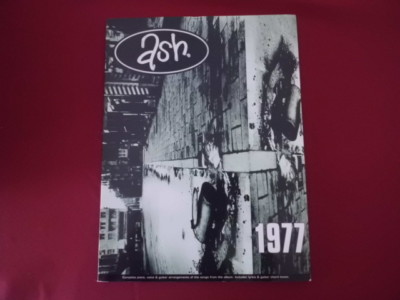 Ash - 1977 . Songbook Notenbuch Piano Vocal Guitar PVG