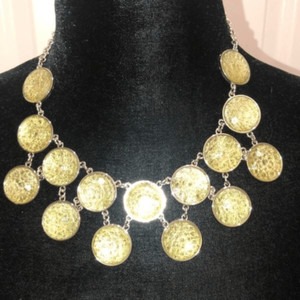 New York & Co necklace round quarter size medallions