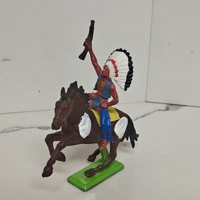 Britains Deetail Indian on Horseback made in England 1971