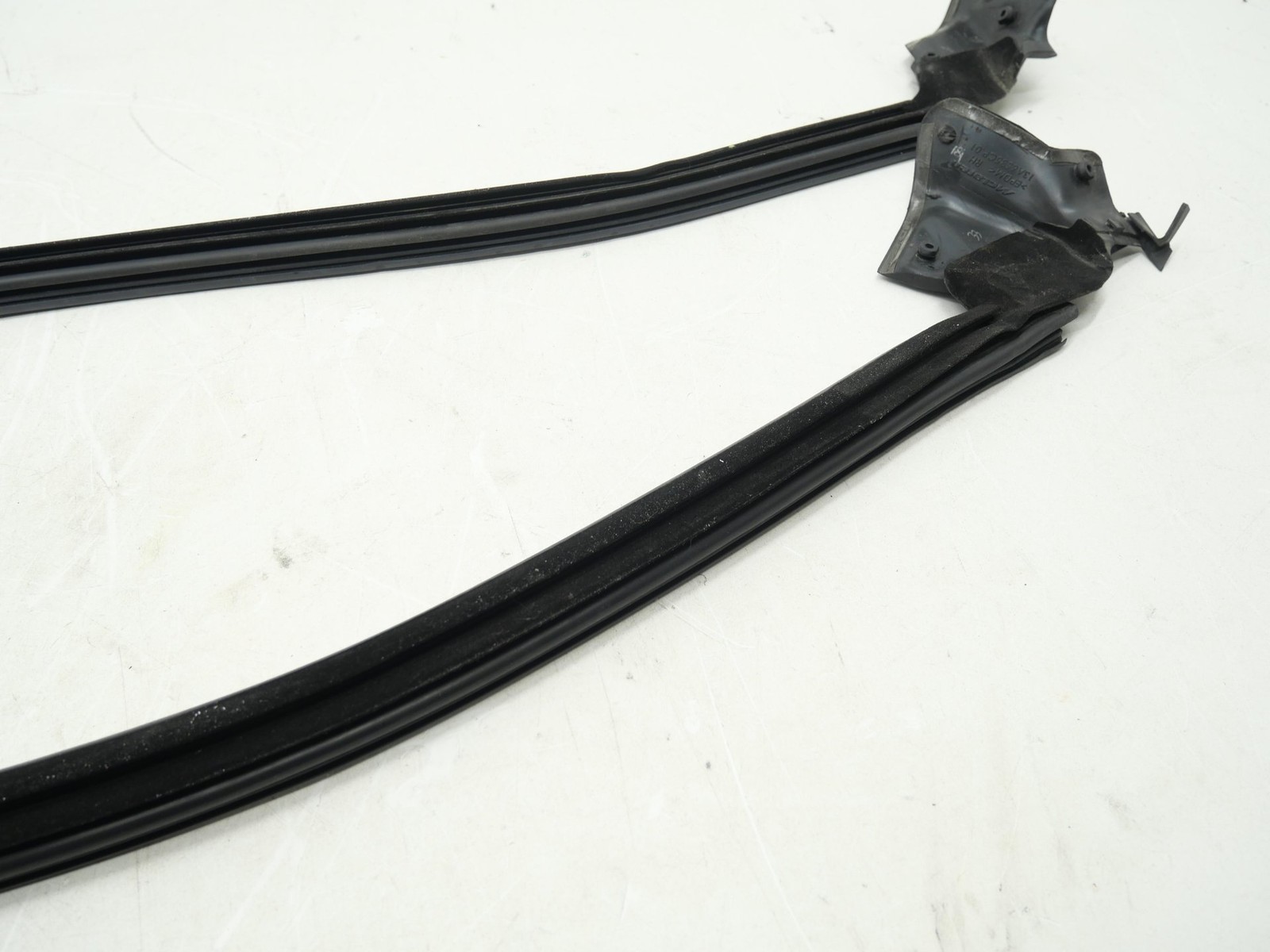 Used Door Molding Weather Strip Seal Driver/Passenger 2016-2021 McLaren 570S OEM