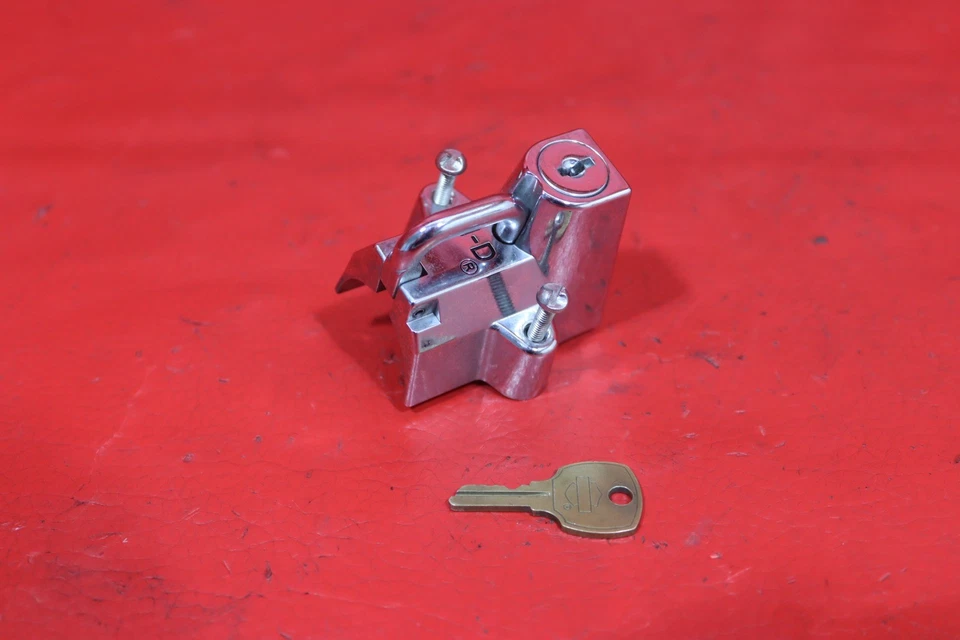 2009 HARLEY-DAVIDSON SPORTSTER 1200 NIGHTSTER XL1200N OEM HELMET LOCK W/ HD KEY - Image 4 of 4