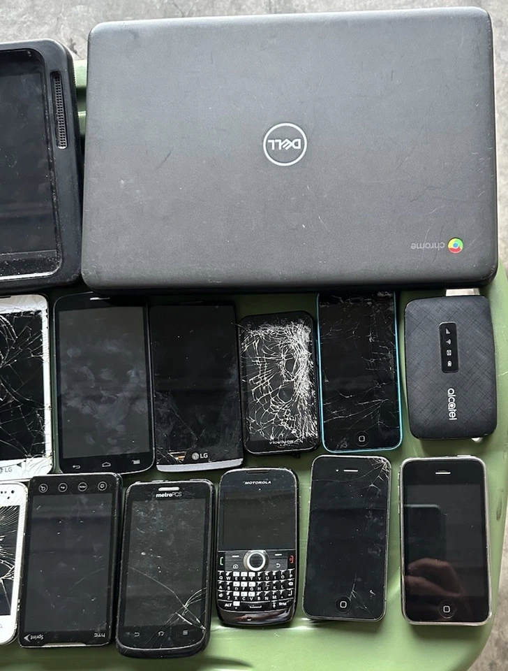 Lot of 20 Broken Phones Laptops Tablets for Parts or Repair Sony Dell LG iPhone - Image 2 of 3