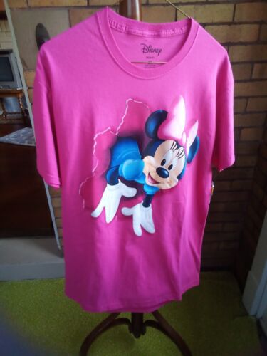 Minnie Mouse Disney red t-shirt size MEDIUM New with t ags