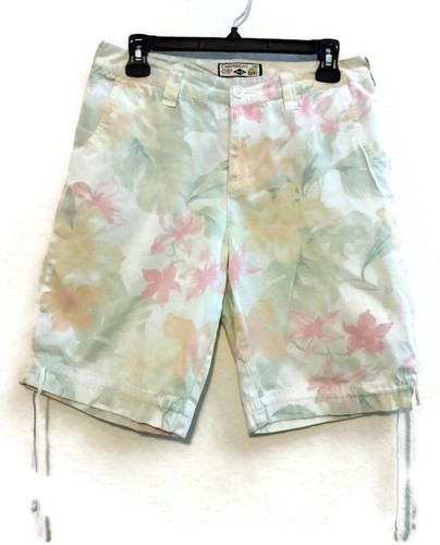 Caribbean Joe Petite Women’s Multicolor Floral Pastel Shorts Size 10P - Picture 1 of 6