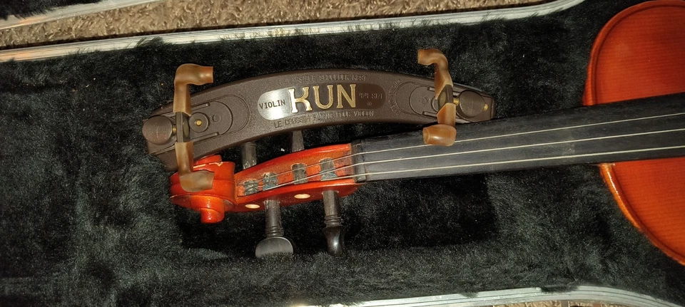 Strunal 4/4 Violin w/ Hard Case, bow, shoulder Rest, Rosin, Mute Czech Republic  - Image 3 of 4