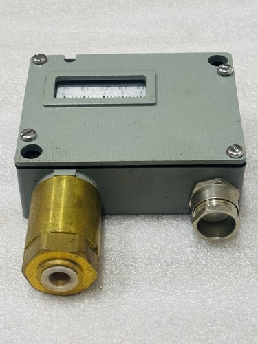 Trafag 900.2376.903 Pressure Switch 0.4 BAR P Max 12 Bar - Picture 3 of 4