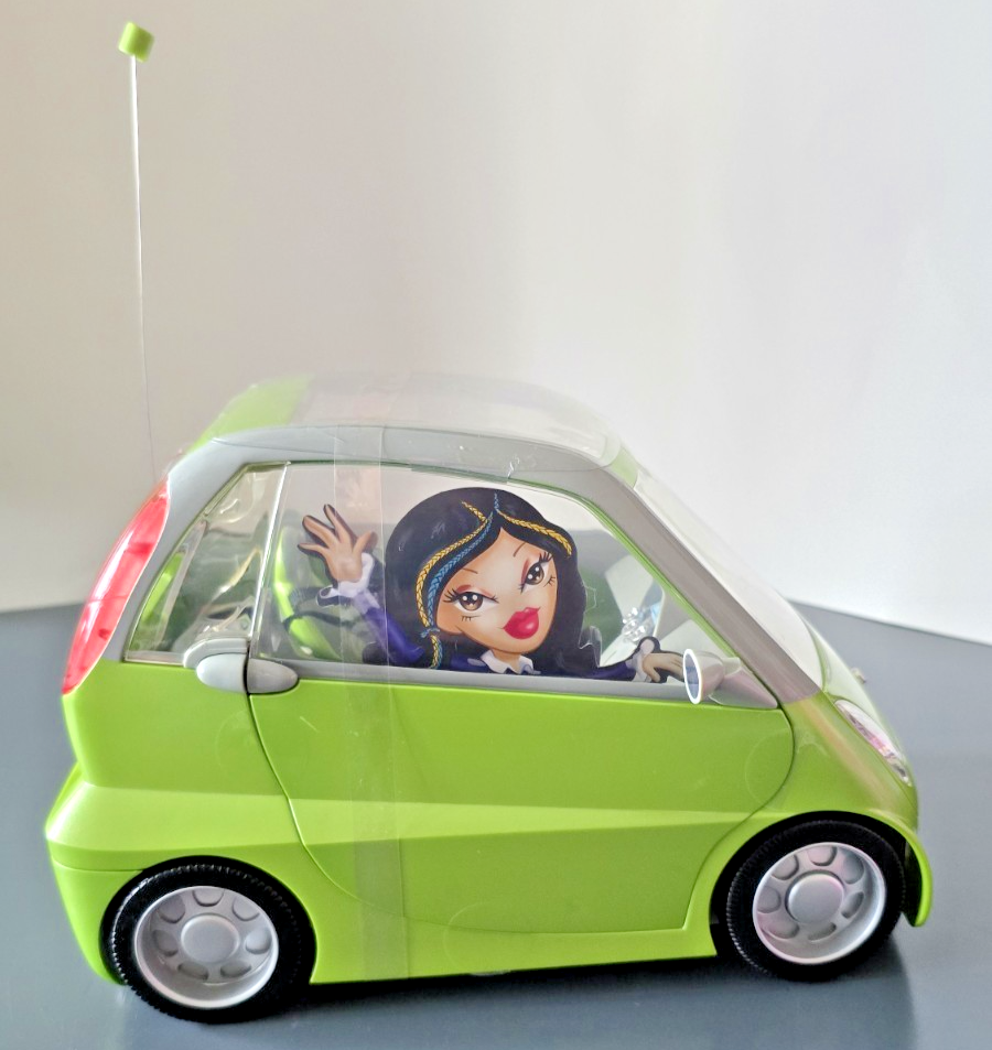 Bratz World Tokyo A Go-Go RC Cruiser – Green – NEW (Car Only, No