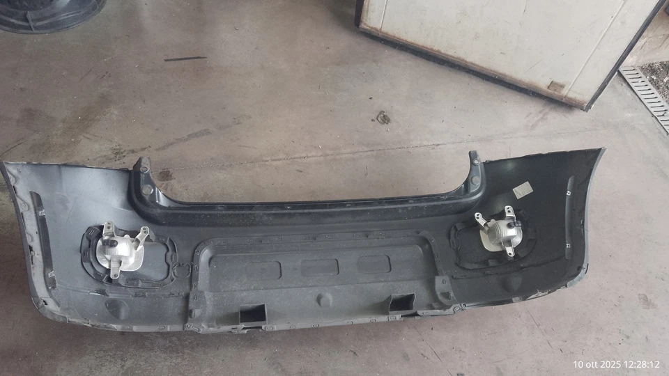 PARAURTI POSTERIORE COMPLETO FIAT PANDA Hybrid - Immagine 2 di 3