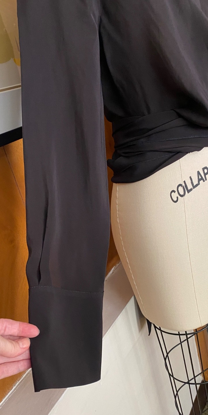 Scanlan & Theodore front split hem wrap Blouse To… - image 7