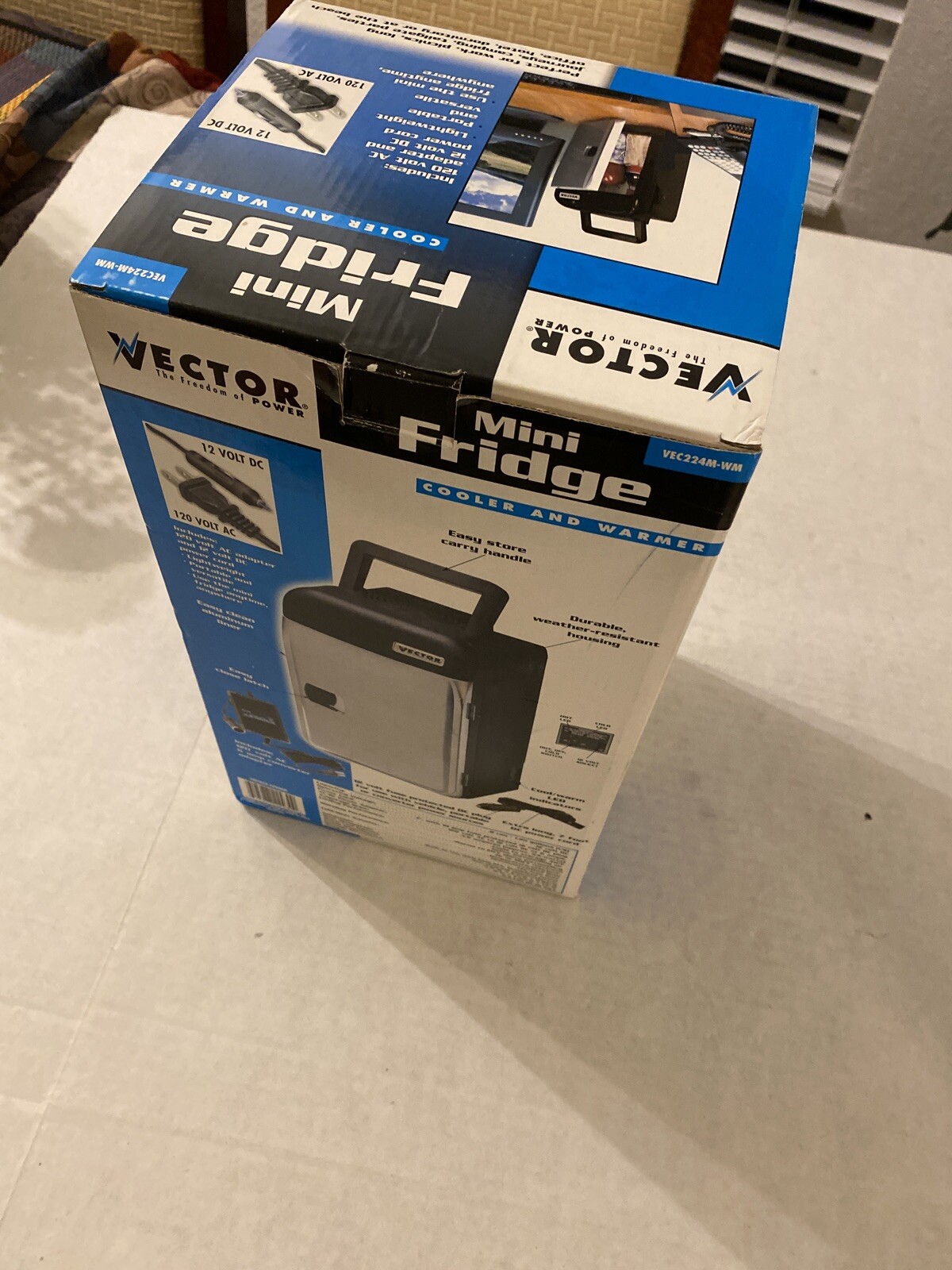 Travel Cooler Vector Mini Console  Cooler vec224 New with box.