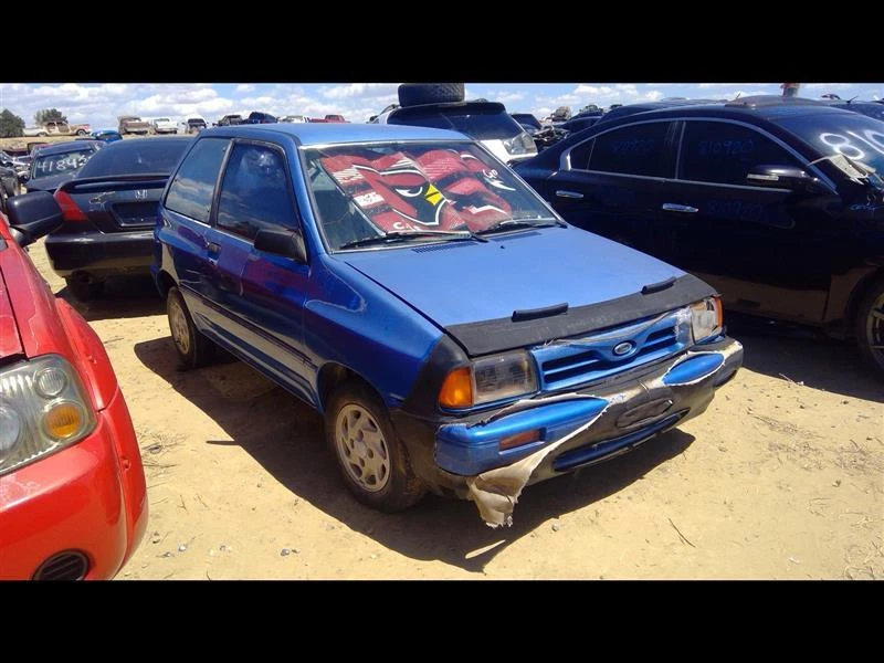 Puerta delantera derecha usada vidrio delantero se adapta a: Ford Festiva 1992 delantero derecho grado A Foto 2 de 4