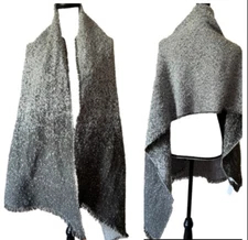 NWT American Eagle Gray Boucle Ombré Large Blanket Scarf Neck Warmer Fringe