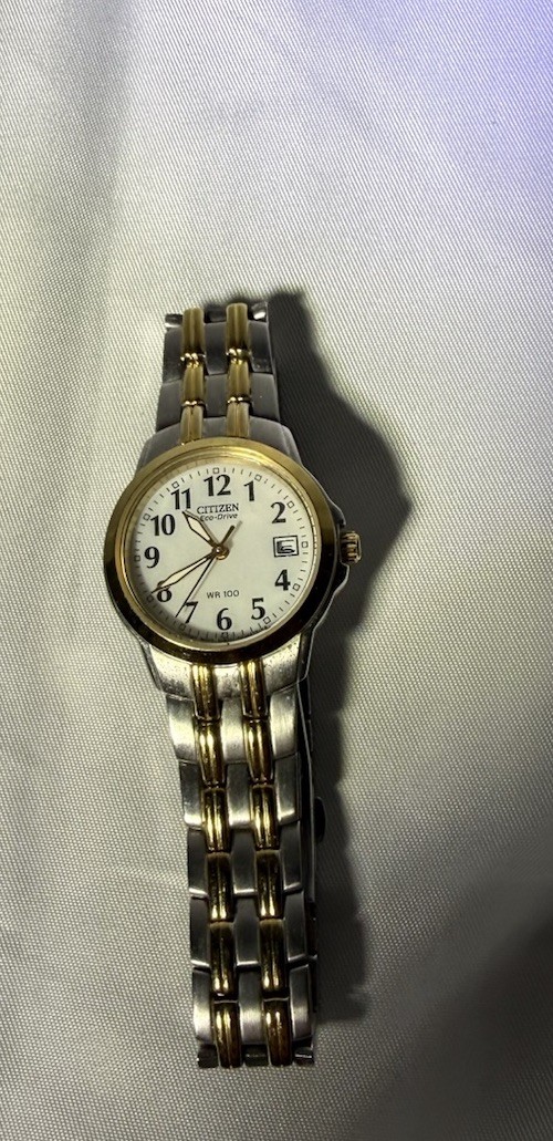Citizen Women’s Eco-Drive E011-S064911 Watch - Runs - pre-owned Small