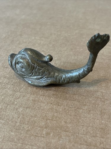 Antico pesce in miniatura in ottone massiccio art deco per lampada 3” larghezza 2” altezza - Foto 3 di 5